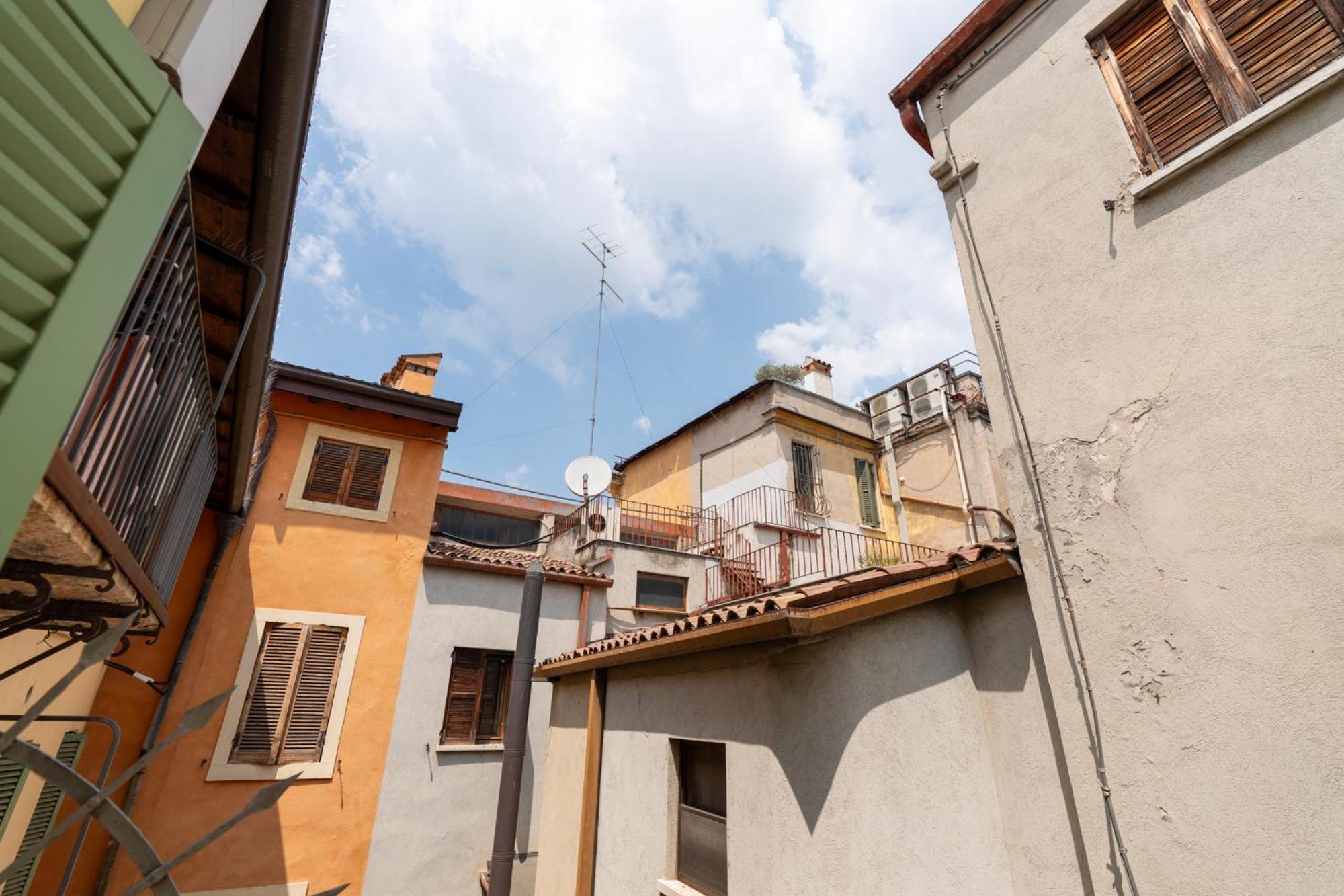 Apartamento Domus Gladius By Postcardsfrom Verona Exterior foto